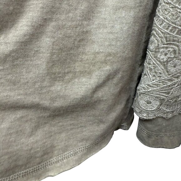 Soft Surroundings Boho Tee Size Medium Petite Green Distressed Womens Top - Picture 10 of 10